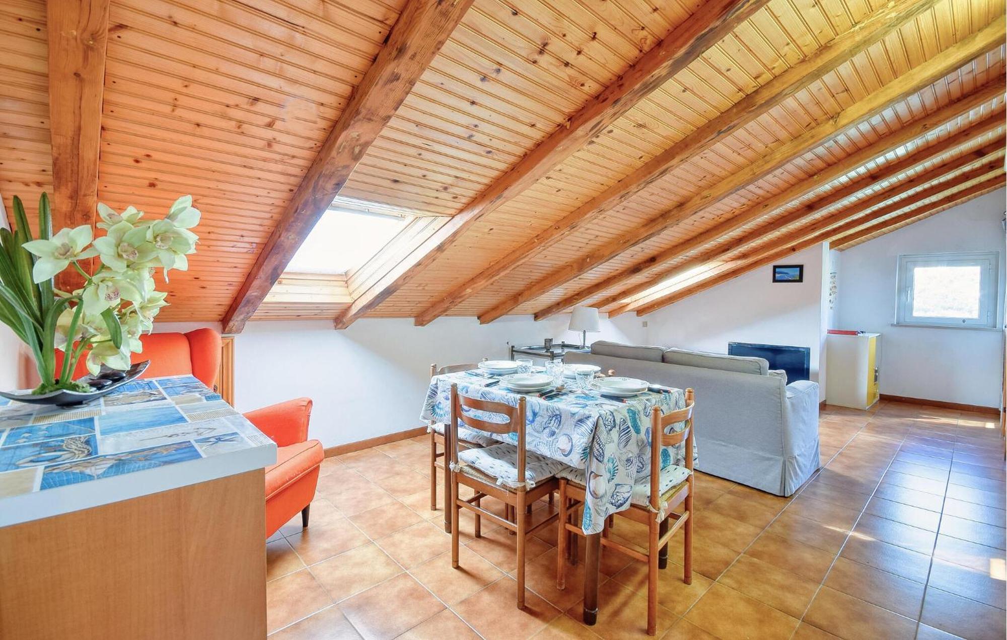 2 Bedroom Stunning Apartment In Moneglia Εξωτερικό φωτογραφία